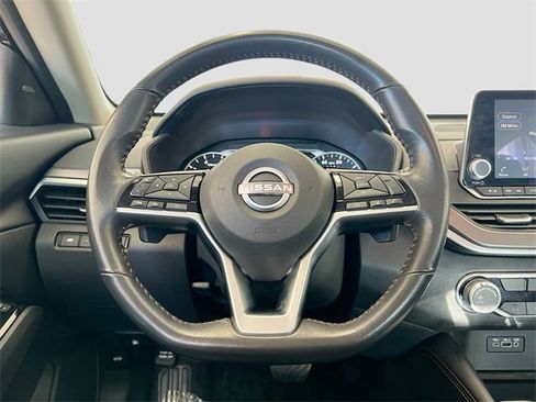 Used 2024 Nissan Altima 2.5 SR image 17