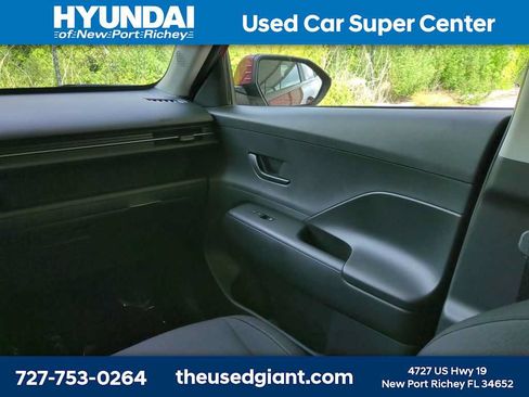 Certified 2024 Hyundai Kona SEL w/ Convenience Package AWD/4WD image 18