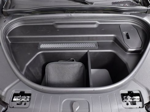 Used 2025 Audi Q6 e-tron Premium image 69