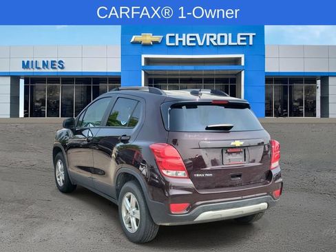 Certified 2022 Chevrolet Trax LT w/ LT Convenience Package AWD/4WD image 3