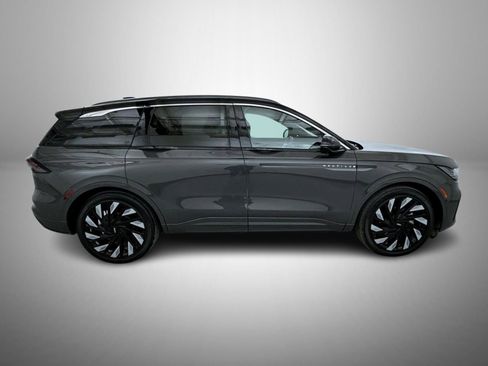 Used 2024 Lincoln Nautilus Black Label w/ Jet Appearance Package (87T) image 4