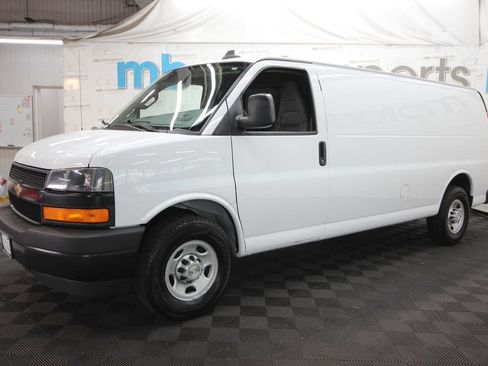 Used 2021 Chevrolet Express 3500 Extended w/ Driver Convenience Package RWD image 2