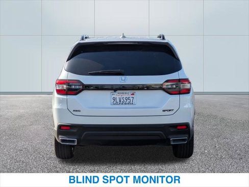 Certified 2025 Honda Pilot Sport image 8