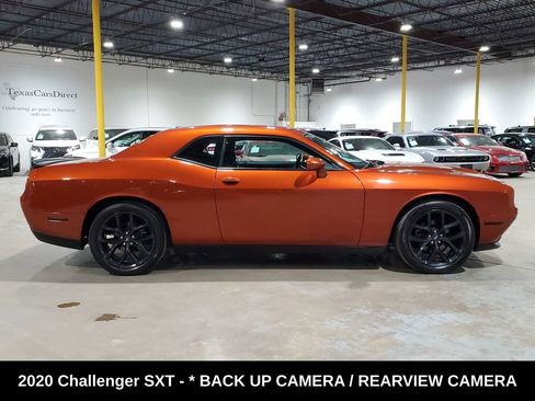 Used 2020 Dodge Challenger SXT w/ Blacktop Package RWD image 5