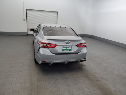 Used 2018 Toyota Camry SE FWD image 6