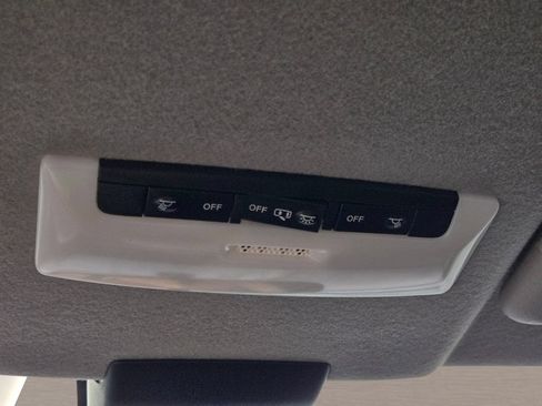Used 2022 Nissan Kicks S FWD image 29