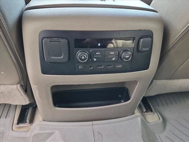 Used 2018 GMC Yukon XL SLT w/ Premium Edition RWD image 14