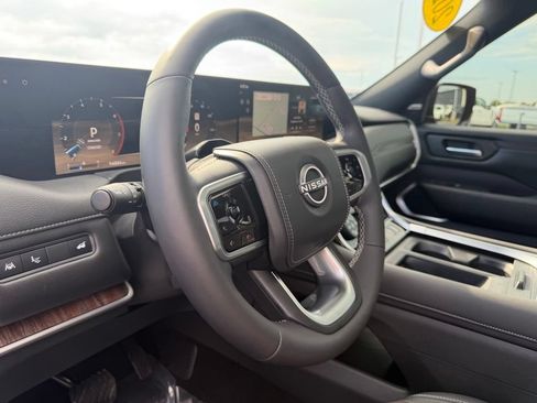 Used 2025 Nissan Armada Platinum Reserve AWD/4WD image 16