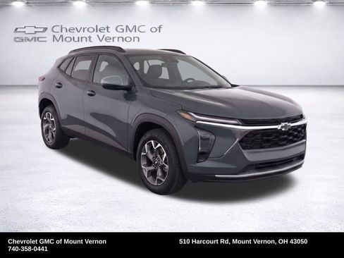 Used 2026 Chevrolet Trax LT FWD image 33