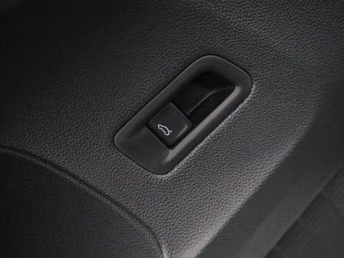 New 2026 Volkswagen Atlas Cross Sport SE image 11