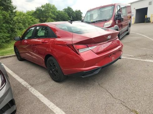 Used 2023 Hyundai Elantra SEL FWD image 9