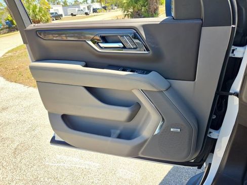 New 2026 GMC Yukon Elevation image 21