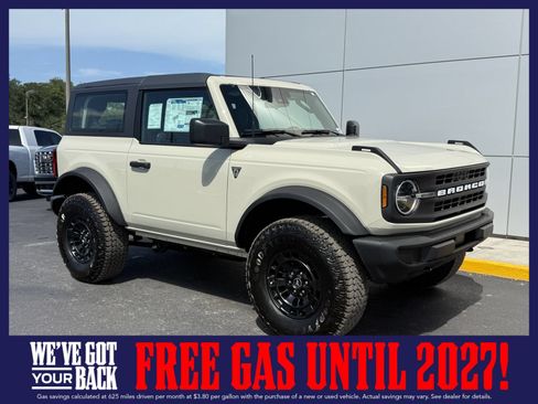 New 2026 Ford Bronco 2-Door w/ Sasquatch Package AWD/4WD image 2
