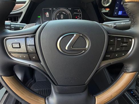 Certified 2025 Lexus ES 300h Ultra Luxury w/ Accessory Package (Z1) FWD image 17