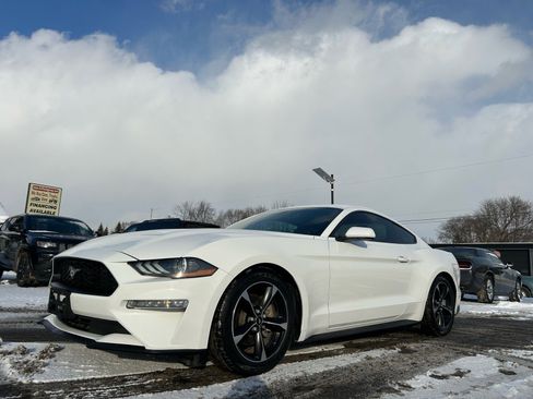 Used 2018 Ford Mustang EcoBoost image 5
