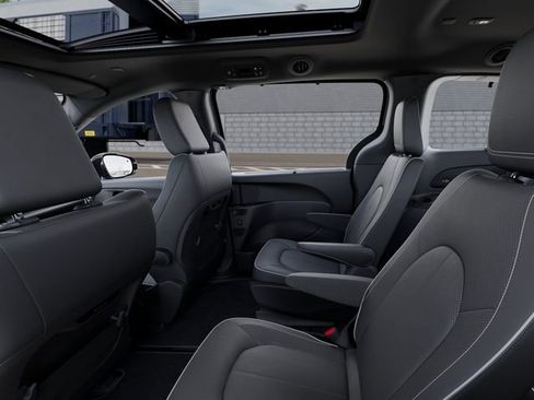 New 2026 Chrysler Pacifica Limited image 23