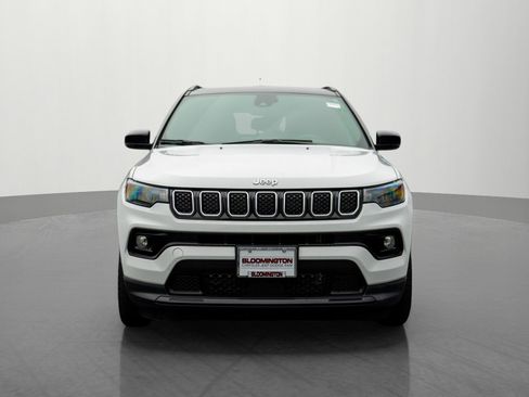 Used 2023 Jeep Compass Limited AWD/4WD image 2