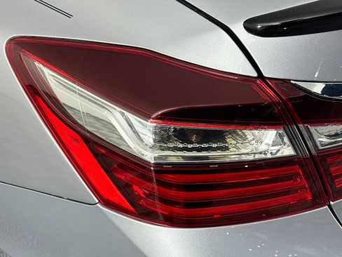 Used 2017 Honda Accord EX-L image 58