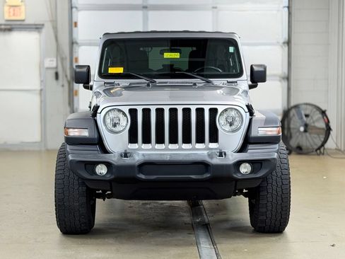 Used 2018 Jeep Wrangler Unlimited Sport S AWD/4WD image 2
