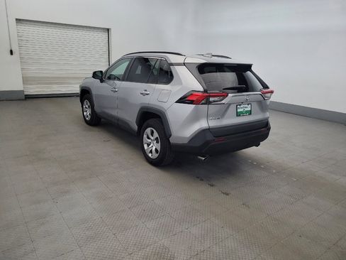 Used 2021 Toyota RAV4 LE FWD image 5