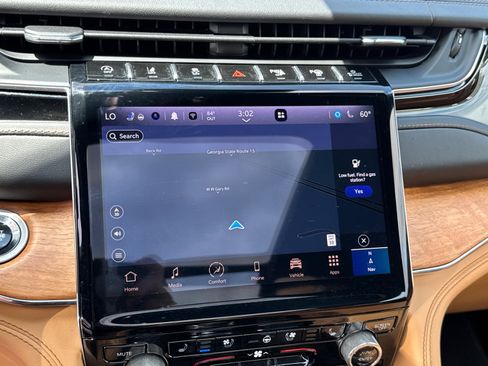 Certified 2025 Jeep Grand Cherokee L Summit AWD/4WD image 32