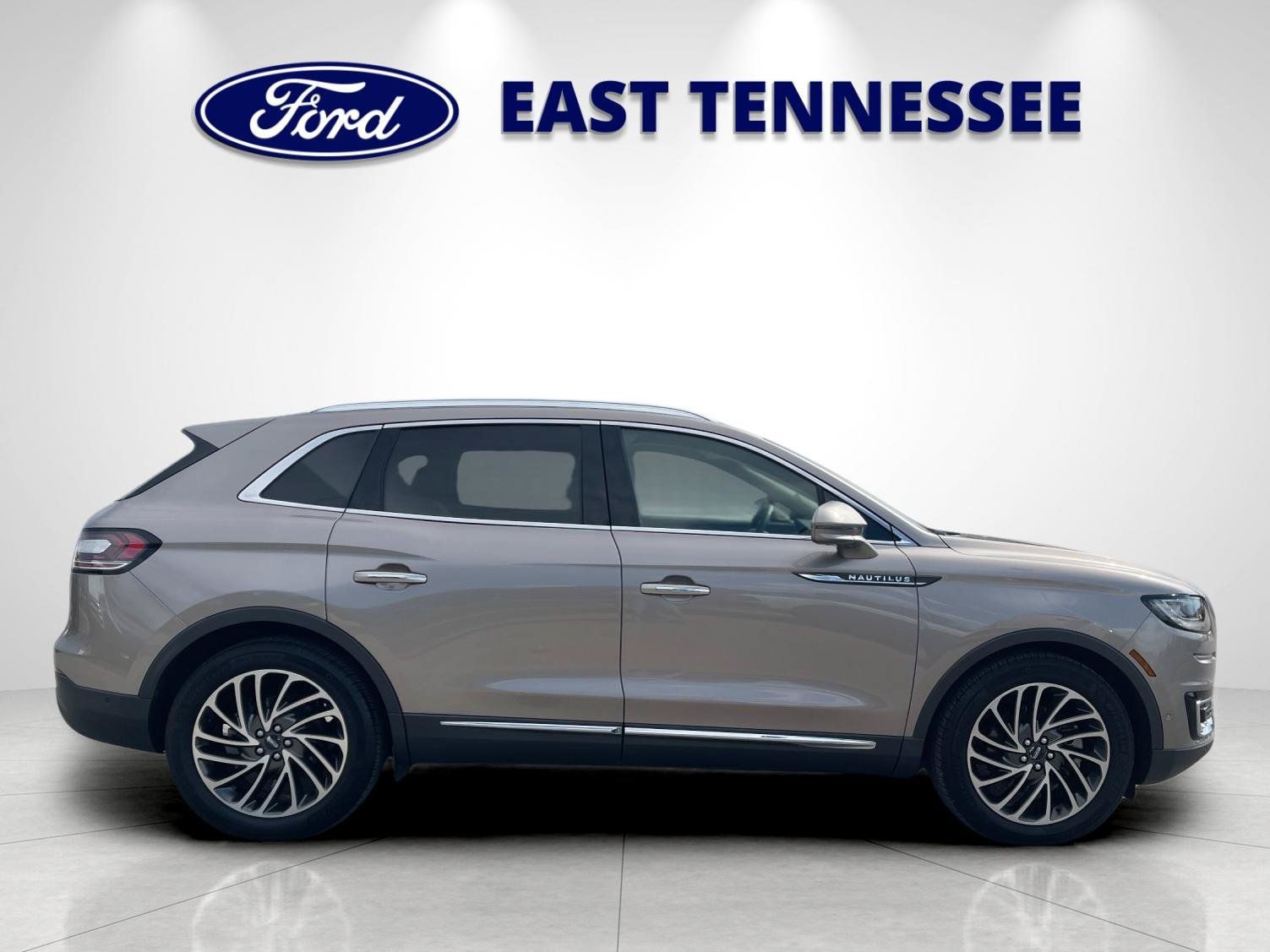 Used 2019 Lincoln Nautilus Reserve FWD image 2