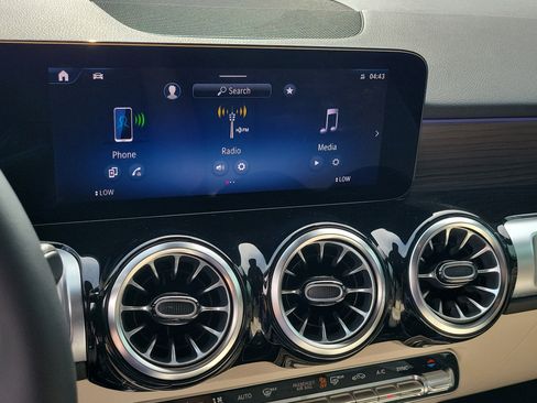 Certified 2026 Mercedes-Benz GLB 250 image 28