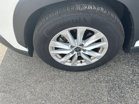 Used 2022 Toyota Corolla Cross LE FWD image 13