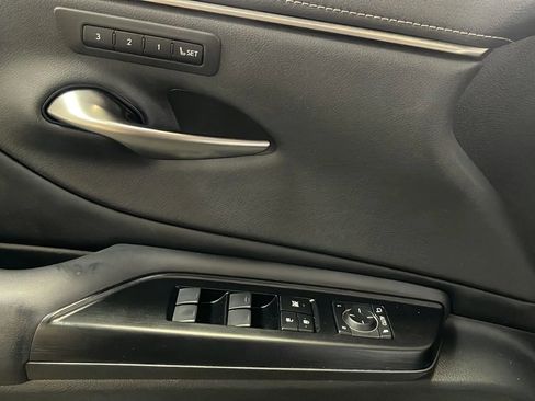 Used 2020 Lexus ES 350 w/ Premium Package image 15