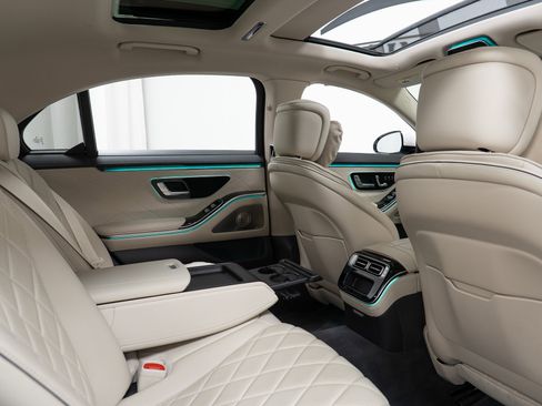 Certified 2023 Mercedes-Benz S 500 4MATIC image 23