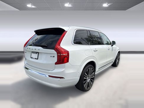Used 2023 Volvo XC90 B6 Ultimate w/ Protection Package Premier AWD/4WD image 9