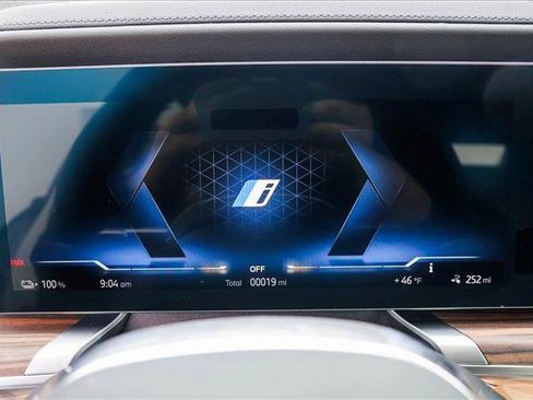 New 2026 BMW i7 xDrive60 image 14