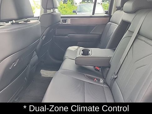 Certified 2025 Hyundai Santa Fe SEL AWD/4WD image 30