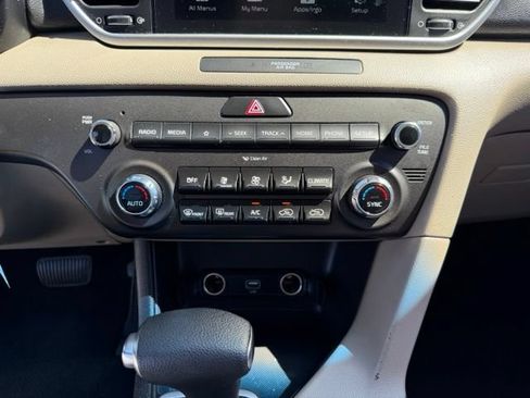 Used 2021 Kia Sportage LX w/ LX Fwd Popular Package image 17