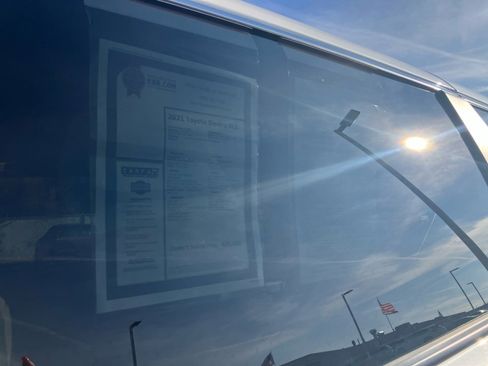 Used 2021 Toyota Sienna XLE image 36