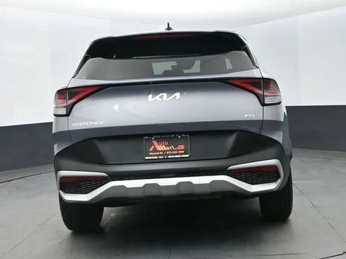Used 2025 Kia Sportage LX image 8