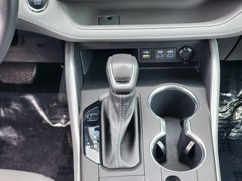 Used 2022 Toyota Highlander XLE image 30