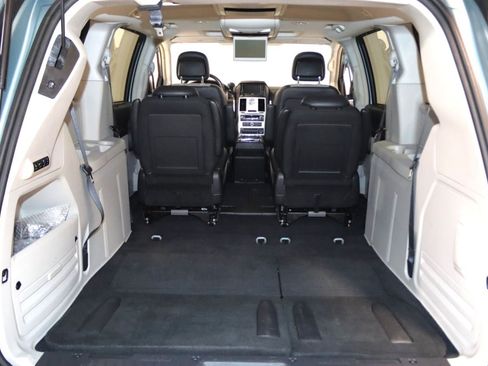 Used 2010 Chrysler Town & Country Touring Plus w/ Premium Group FWD image 14