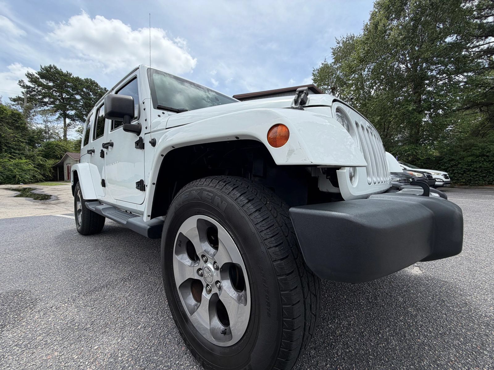 Used 2018 Jeep Wrangler Unlimited Sahara AWD/4WD image 23
