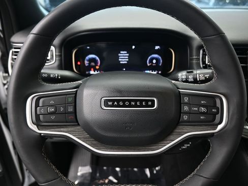 Used 2022 Jeep Wagoneer Series III RWD image 15