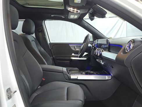 New 2026 Mercedes-Benz GLB 250 4MATIC image 10