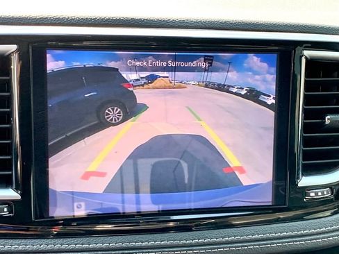 Used 2025 Chrysler Pacifica Limited FWD image 39