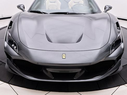 Used 2022 Ferrari F8 Tributo image 24