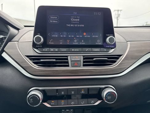 Used 2025 Nissan Altima 2.5 SV FWD image 18