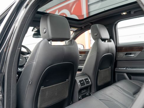 Used 2018 Jaguar XF S AWD/4WD image 27