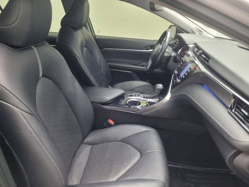 Used 2019 Toyota Camry XSE w/ Navigation Package FWD image 21