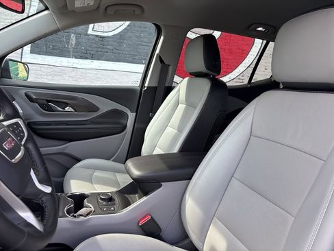 Used 2023 GMC Terrain SLT w/ Infotainment Package II image 11