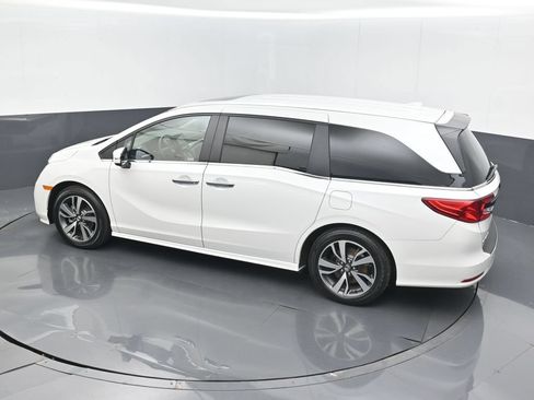 Certified 2024 Honda Odyssey Touring image 15