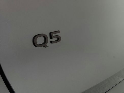 New 2025 Audi Q5 Premium Plus image 17
