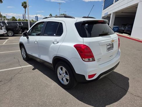 Certified 2022 Chevrolet Trax LT w/ LT Convenience Package FWD image 4